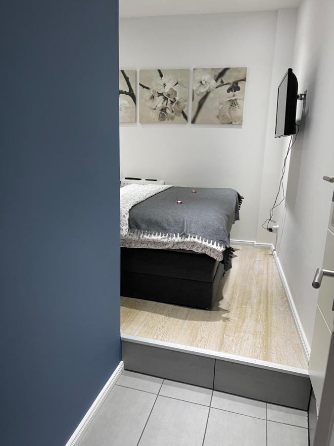 Ferienwohnung Am Traveufer Lübeck Exterior foto